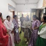 नाली निर्माण न होने से सड़क पर बह रहे गंदे पानी की समस्या के निराकरण को लेकर गाड़ासरई के ग्रामवासियों ने कलेक्ट्रेट पहुंच कलेक्टर को सौंपा ज्ञापन