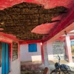 जान जोखिम में डाल कर रहे पंचायत कार्यालय का संचालन