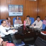 मुख्य सचिव ने की जिले की कानून-व्यवस्था और सुशासन की उच्च स्तरीय समीक्षा