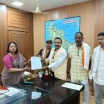 भारतीय किसान संघ ने उठाई किसानों की आवाज, समस्याओं के समाधान को लेकर मुख्यमंत्री के नाम कलेक्टर को सौंपा ज्ञापन